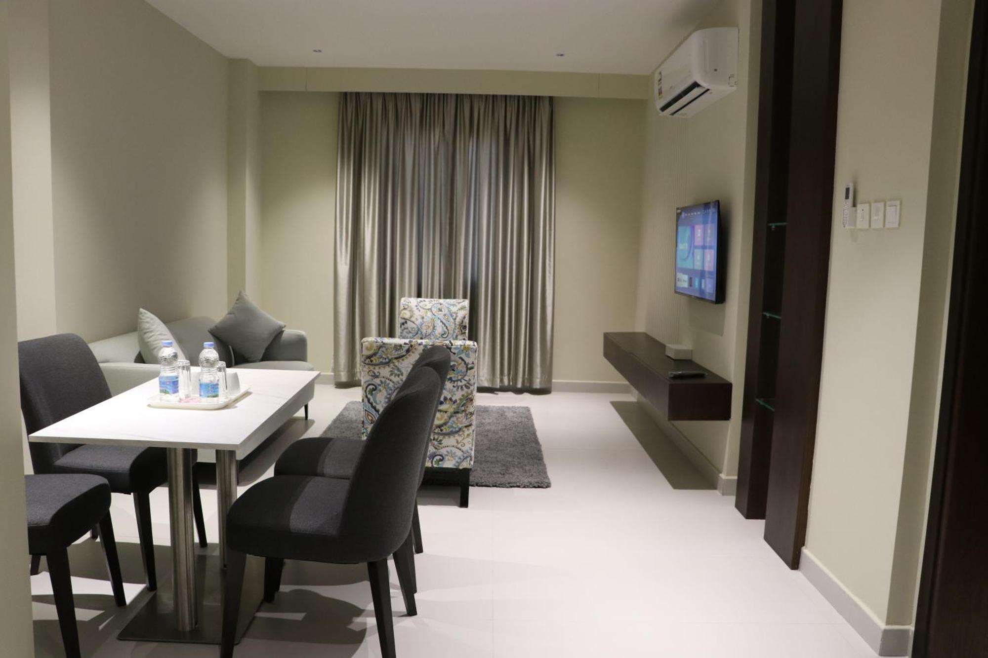 Jarzez Hotel Apartments Al Hail Seeb Dış mekan fotoğraf