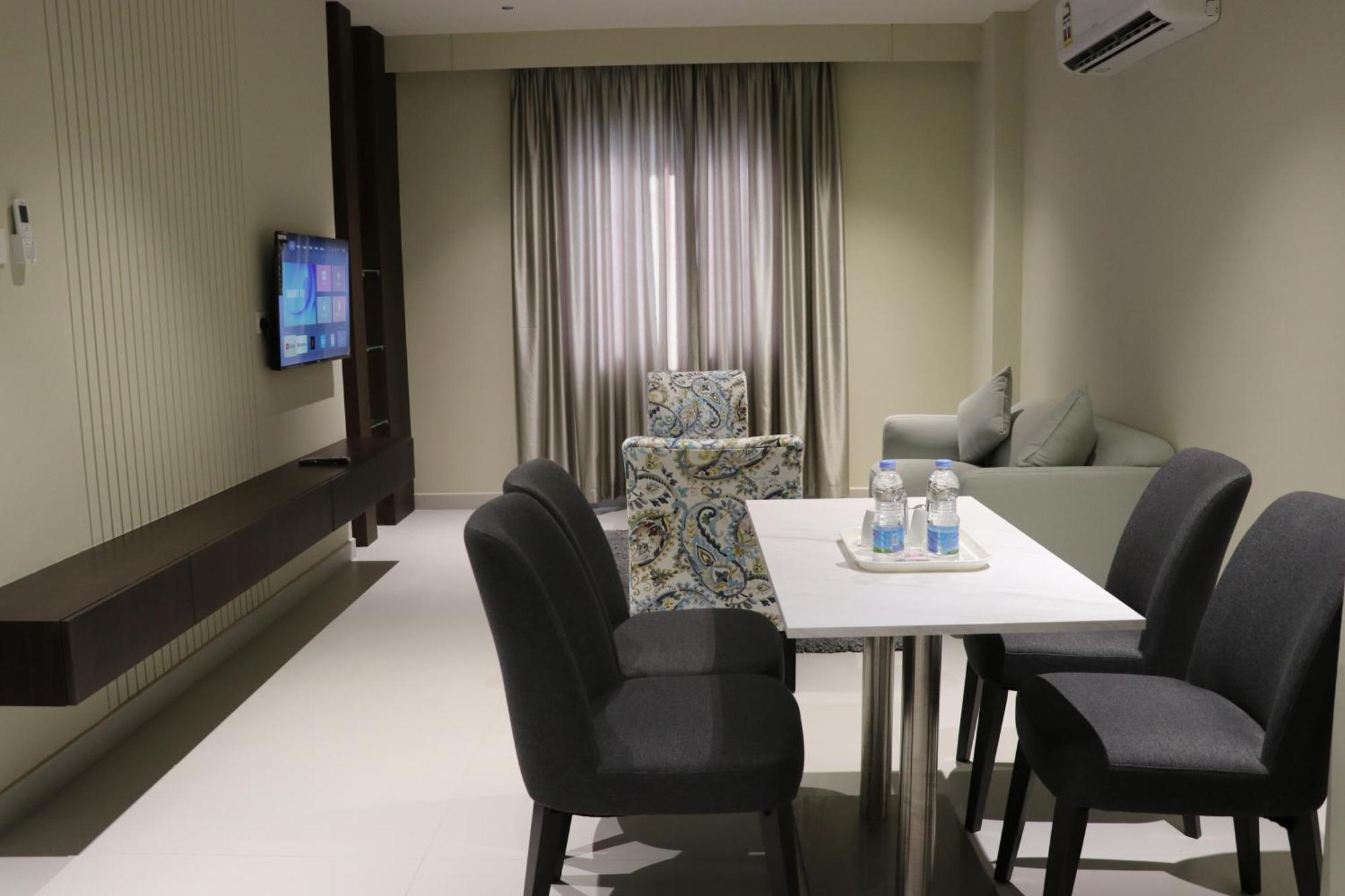 Jarzez Hotel Apartments Al Hail Seeb Dış mekan fotoğraf