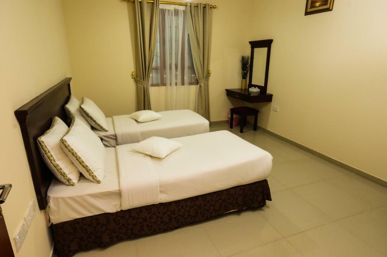 Jarzez Hotel Apartments Al Hail Seeb Dış mekan fotoğraf